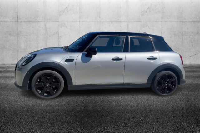 MINI Cooper 1.5 Cooper Classic 5 porte - foto 3 di 4