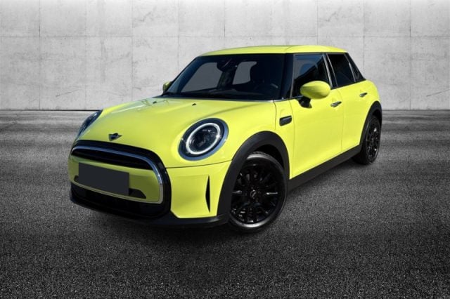 MINI Cooper 1.5 Cooper Classic 5 porte, del 2023, 39.900 km, in vendita a Pieve Di Cento (BO)
