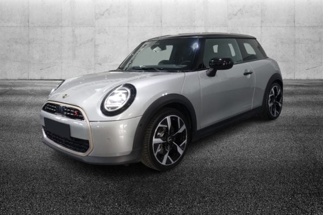 MINI Mini Cooper S Favoured, del 2024, 29.999 km, in vendita a Pieve Di Cento (BO)