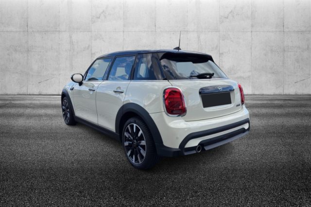 MINI Cooper 1.5 Cooper Classic 5 porte - foto 4 di 4
