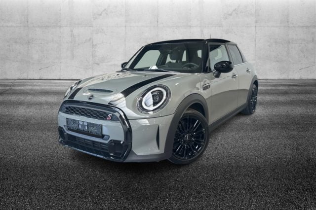 MINI Cooper 2.0 Cooper S Classic 5 porte, del 2023, 24.800 km, in vendita a Pieve Di Cento (BO)
