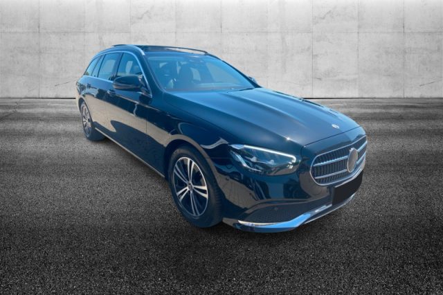 Mercedes-Benz E 220 d Mild hybrid S.W. 4Matic Auto Business Sport - foto 2 di 4