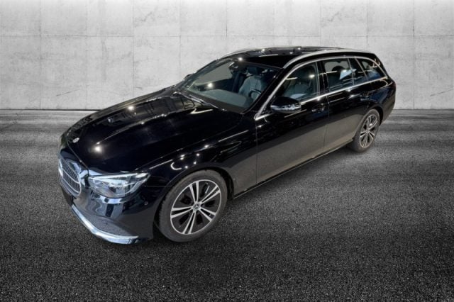 Mercedes-Benz E 220 d S.W. Auto Business Sport, del 2021, 56.600 km, in vendita a Pieve Di Cento (BO)