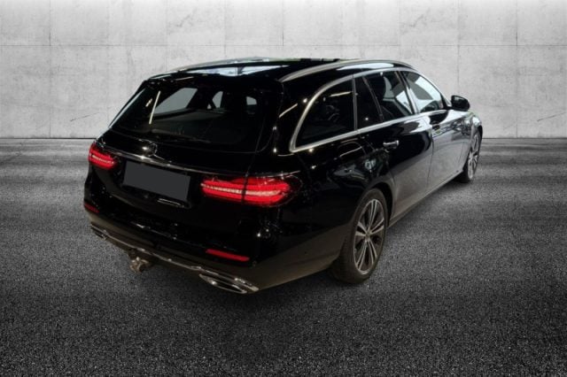 Mercedes-Benz E 220 d S.W. Auto Business Sport - foto 3 di 4