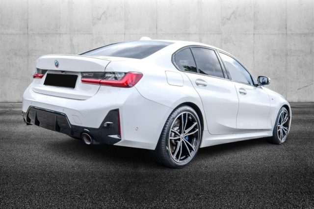 BMW 330 i Msport - foto 4 di 4