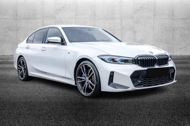 BMW 330 i Msport - foto 2 di 4