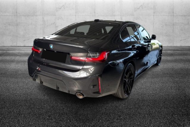 BMW 330 i Msport - foto 3 di 4