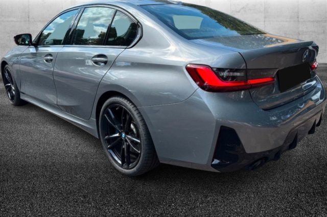 BMW 330 i Msport - foto 3 di 4