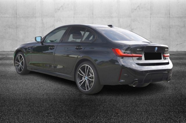 BMW 330 e xDrive Msport - foto 2 di 4