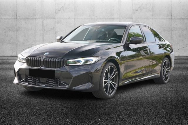 BMW 330 e xDrive Msport, del 2024, 21.500 km, in vendita a Pieve Di Cento (BO)