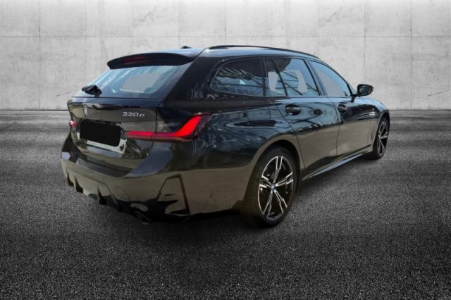 BMW 330 e xDrive Touring Msport - foto 4 di 4