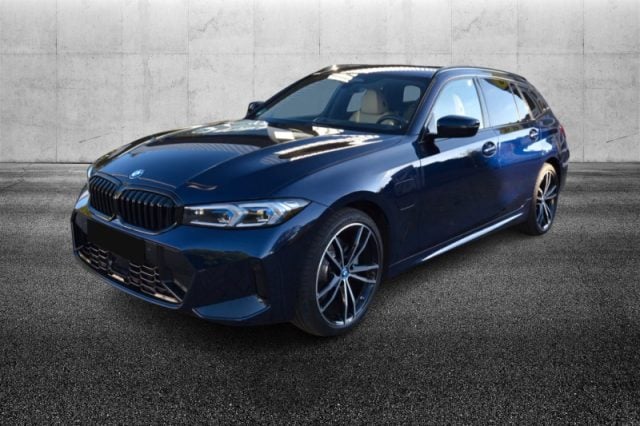 BMW 330 e xDrive Touring, del 2024, 36.999 km, in vendita a Pieve Di Cento (BO)