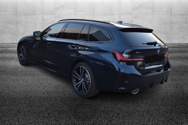 BMW 330 e xDrive Touring - foto 3 di 4