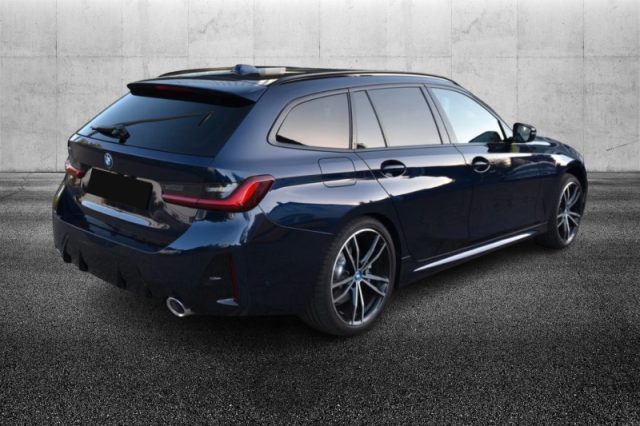 BMW 330 e xDrive Touring - foto 4 di 4