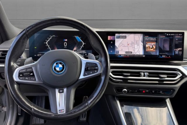 BMW 330 e Touring Msport Pro - foto 4 di 4