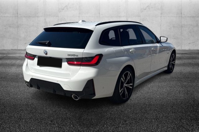 BMW 330 e Touring Msport - foto 4 di 4