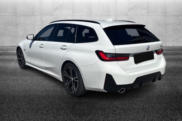 BMW 330 e Touring Msport - foto 3 di 4