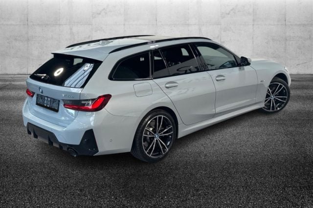 BMW 330 e Touring Msport - foto 2 di 4
