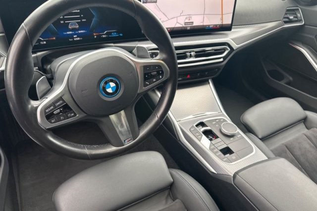BMW 330 e Touring Msport - foto 4 di 4