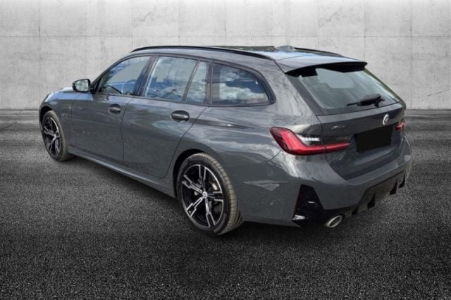 BMW 330 e xDrive Touring Msport - foto 4 di 4
