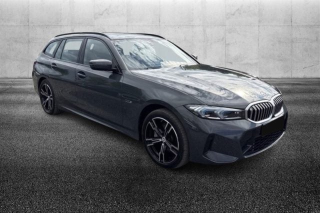 BMW 330 e xDrive Touring Msport - foto 2 di 4
