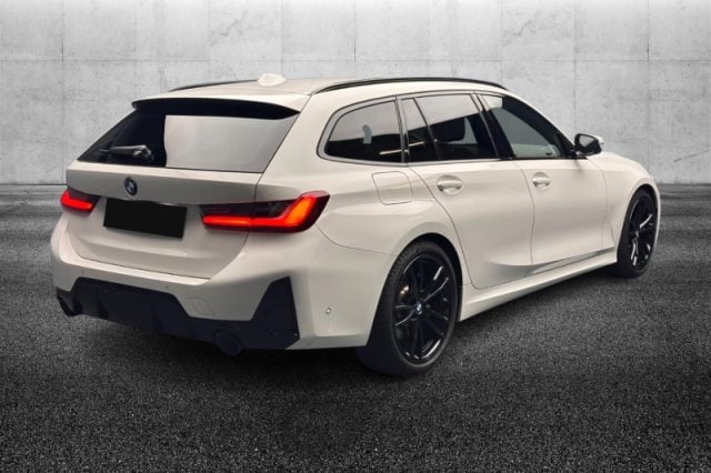 BMW 330 d 48V Touring Msport - foto 3 di 4