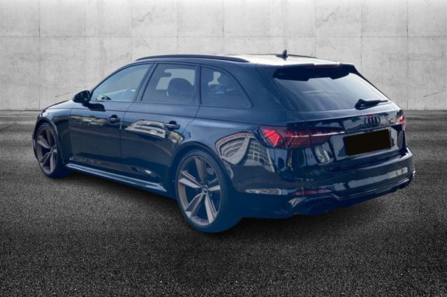 Audi RS 4 Avant - foto 2 di 4