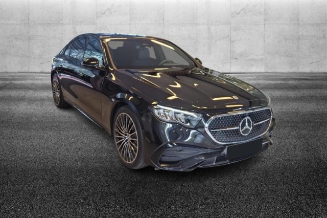 Mercedes-Benz E 300 e hybrid EQ AMG Line Advanced Plus - foto 2 di 4