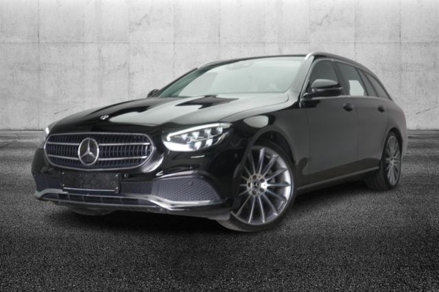 Mercedes-Benz E 300 d S.W. 4Matic Auto Mild hybrid Exclusive, del 2022, 49.999 km, in vendita a Pieve Di Cento (BO)