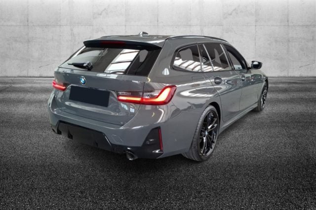 BMW 320 d 48V Touring Msport - foto 2 di 4