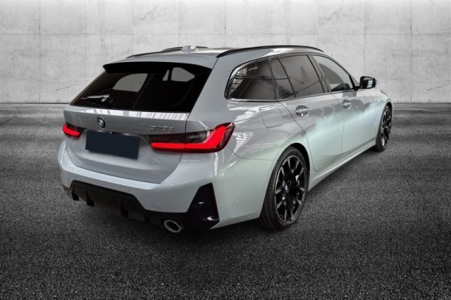 BMW 320 d 48V Touring Msport - foto 2 di 4
