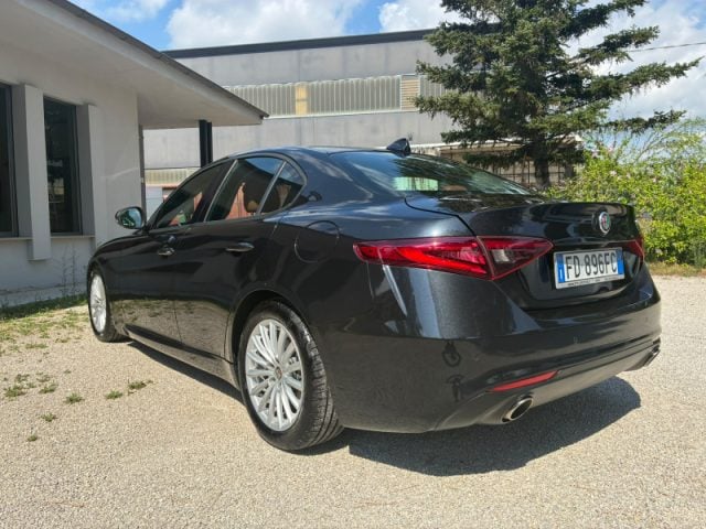 Alfa Romeo Giulia 2.2 Turbodiesel 180 CV AT8 Super - foto 4 di 4