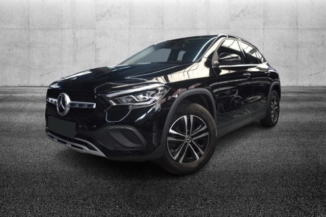 Mercedes-Benz GLA 200 d Automatic 4Matic Sport, del 2023, 50.999 km, in vendita a Pieve Di Cento (BO)