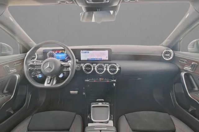 Mercedes-Benz A 35 AMG 4Matic - foto 2 di 4