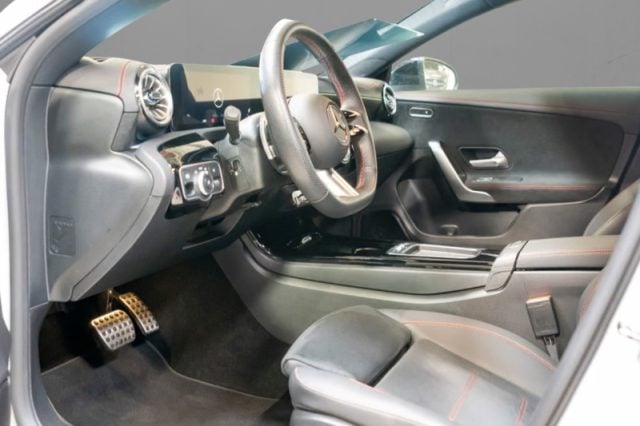 Mercedes-Benz CLA 220 d Automatic AMG Line Advanced Plus - foto 3 di 4