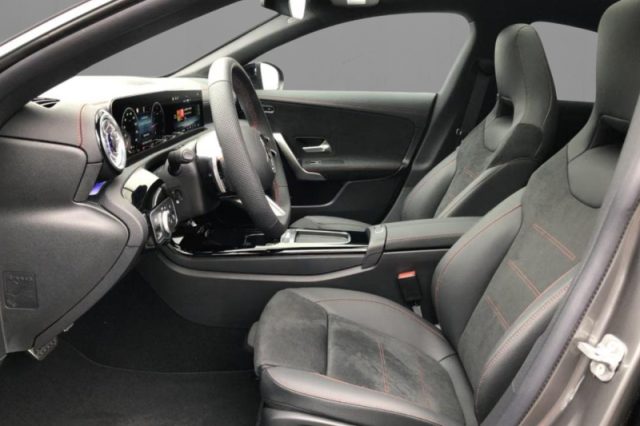 Mercedes-Benz CLA 200 d Automatic AMG Line Premium - foto 4 di 4