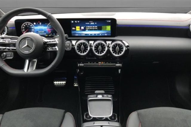 Mercedes-Benz CLA 200 d Automatic AMG Line Premium - foto 3 di 4