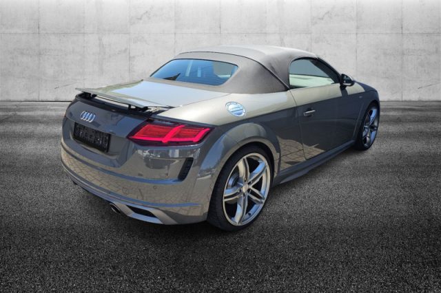Audi TT Roadster 40 TFSI S tronic - foto 3 di 4