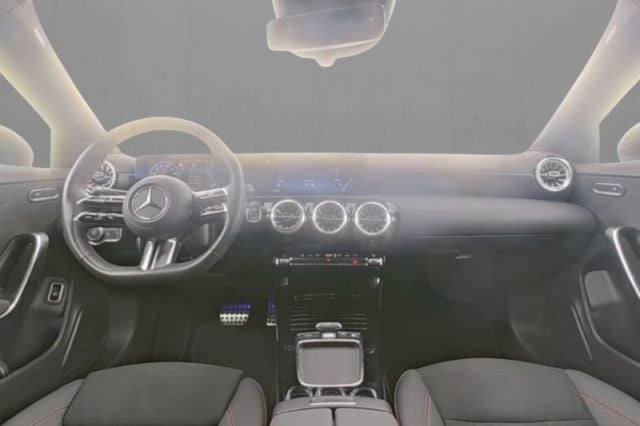 Mercedes-Benz CLA 200 Automatic Progressive Advanced Plus - foto 3 di 4