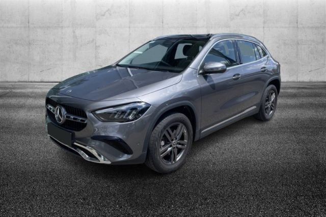 Mercedes-Benz GLA 180 d Automatic Advanced, del 2024, 12.900 km, in vendita a Pieve Di Cento (BO)
