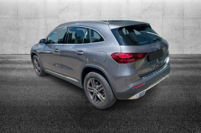 Mercedes-Benz GLA 180 d Automatic Advanced - foto 2 di 4