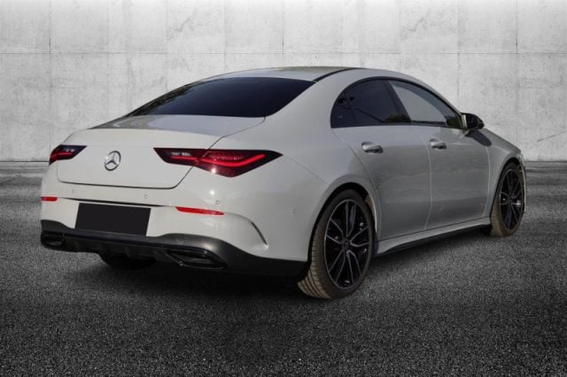 Mercedes-Benz CLA 200 Automatic AMG Line Premium - foto 2 di 4