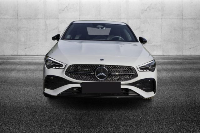 Mercedes-Benz CLA 200 Automatic AMG Line Premium - foto 3 di 4