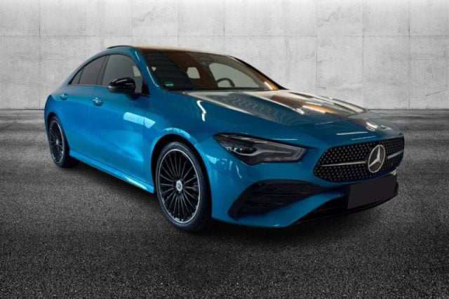 Mercedes-Benz CLA 200 Automatic AMG Line Premium - foto 2 di 4