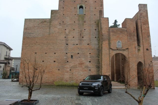 Land Rover Discovery Sport 2.0 TD4 204 CV AWD Metropolitan - foto 2 di 4