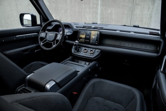 Land Rover Defender 110 4.4 V8 635 CV AWD Auto OCTA - foto 4 di 4