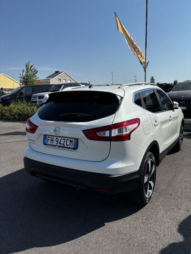 Nissan Qashqai 1.6 dCi 2WD Tekna - foto 2 di 4