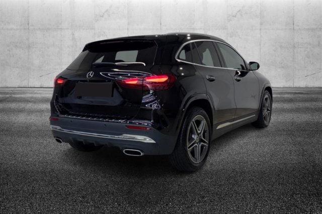 Mercedes-Benz GLA 200 Automatic AMG Line Advanced Plus - foto 2 di 4