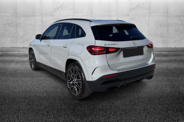 Mercedes-Benz GLA 200 d Automatic 4Matic AMG Line Premium - foto 3 di 4