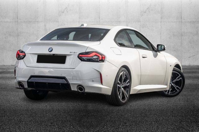 BMW 218 i Coupé Msport - foto 2 di 4